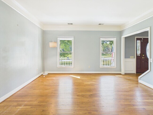 Building Photo - 6118 Walnut Landing Way