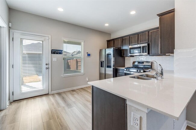 Building Photo - 221 Duck Creek Trail