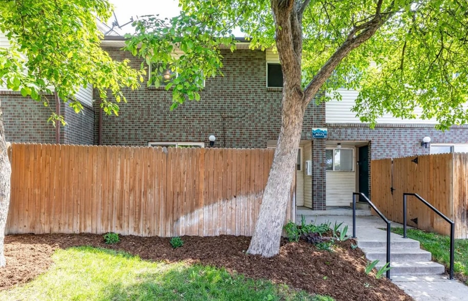 Building Photo - 8023 Wolff St