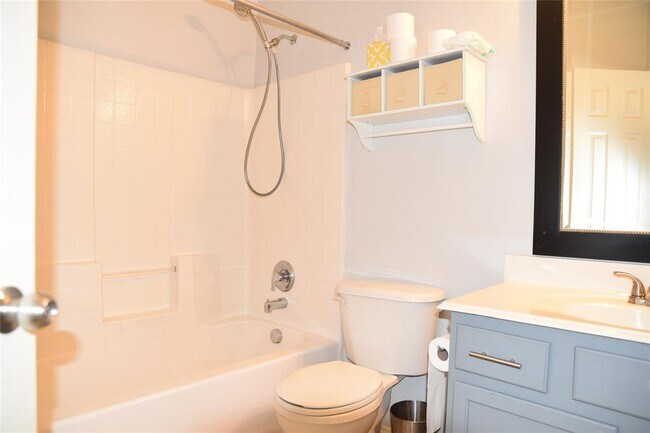 Building Photo - 4512 Sunmeadow Ln