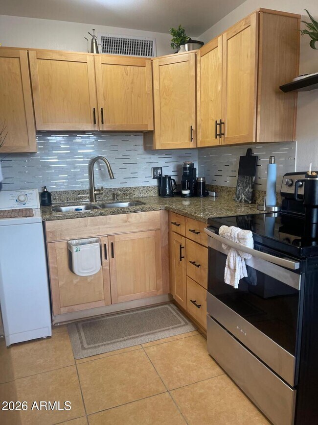 Building Photo - 15408 N 23rd St