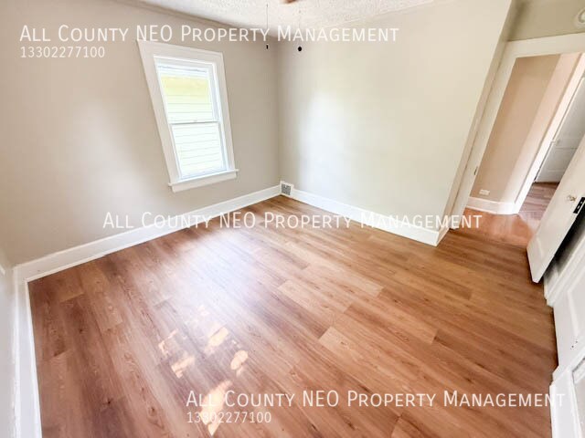 Building Photo - 549 Wildwood Ave