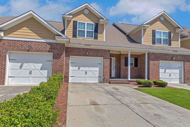 Building Photo - Spacious 3BR Townhome in Fayetteville