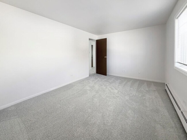 Building Photo - 17812 Oak Park Ave