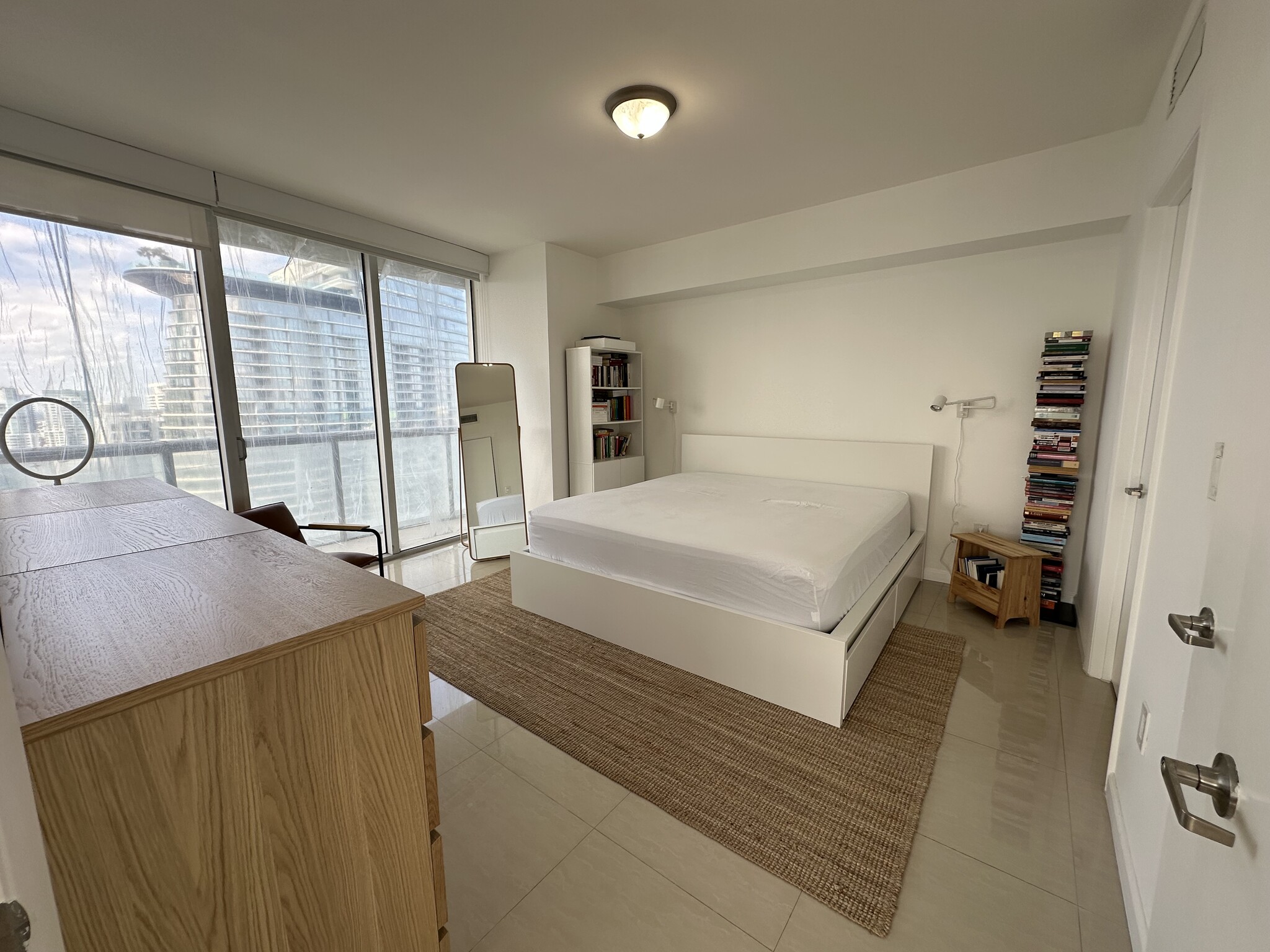 Building Photo - 475 Brickell Ave