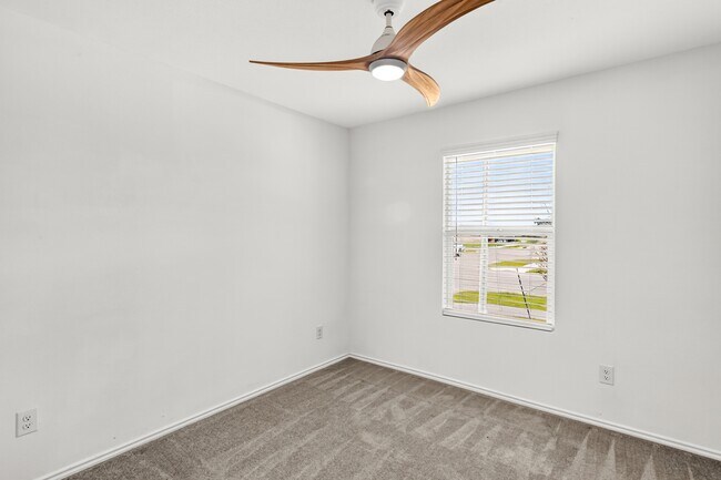 Building Photo - 1033 Sourgum St