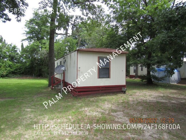 Building Photo - 2 bedroom, 1 bathroom single home in the O...