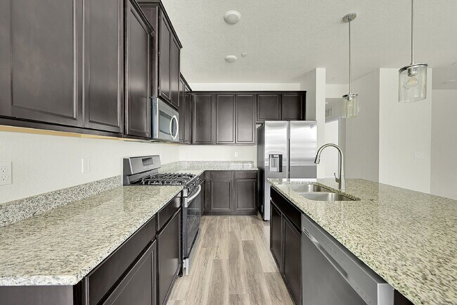 Building Photo - $2,275- 2 Bed, 2 Bath Ground Floor Condo w...