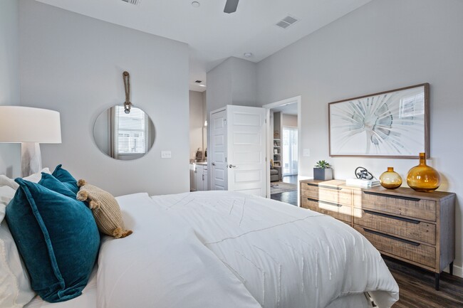 Building Photo - Avilla Suncoast