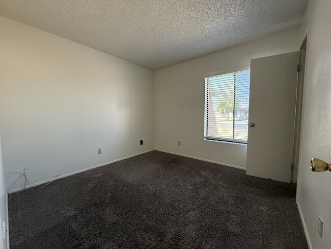 Building Photo - "Charming 4-Bedroom Haven with 2 Baths in ...