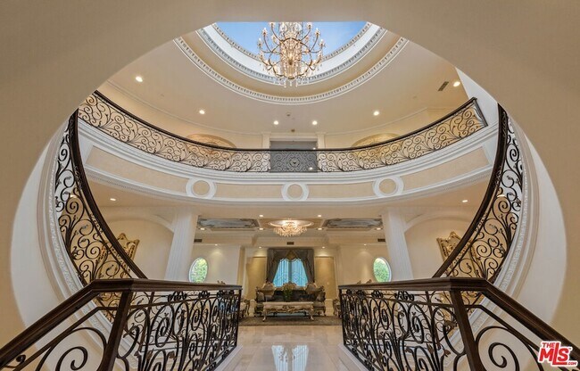 Building Photo - 1455 Robmar Dr