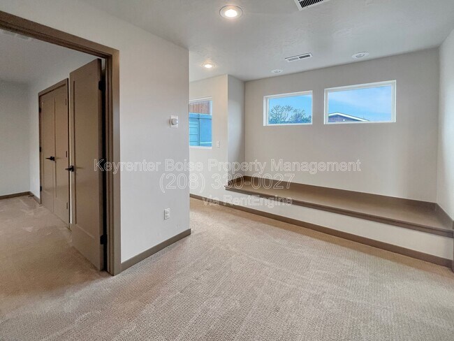 Building Photo - 2640 W Neff St