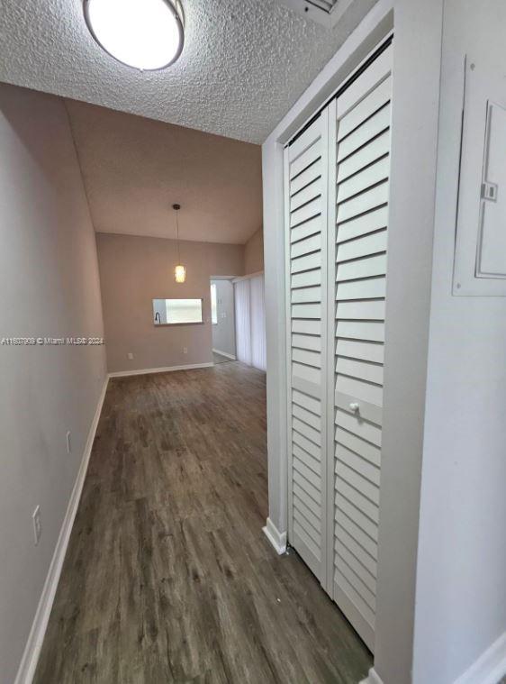 Building Photo - 1024 S Independence Dr