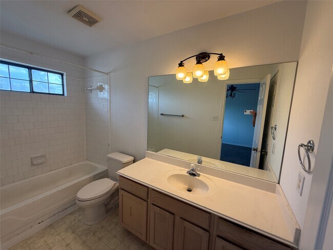 Building Photo - 13834 Trumpetvine St