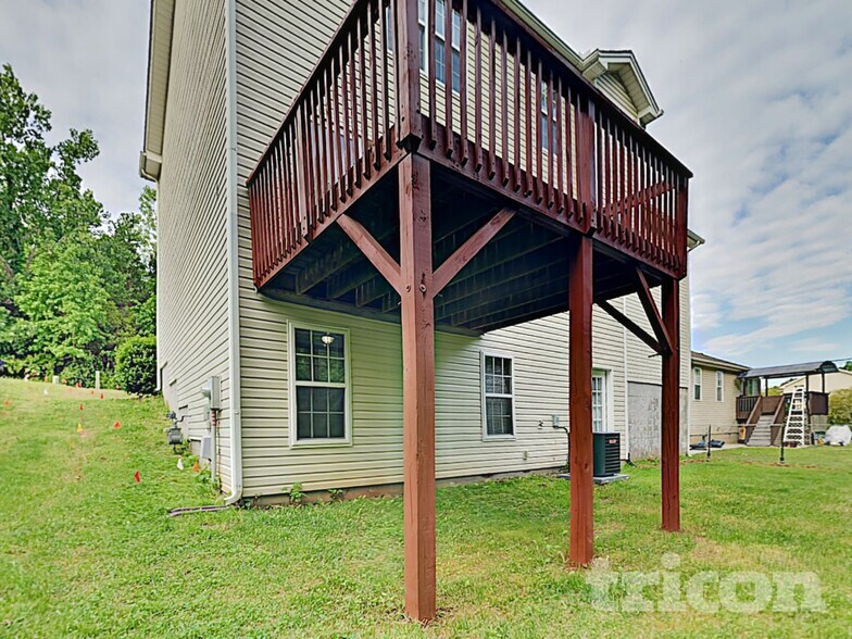 Building Photo - 6238 Dumont Ln