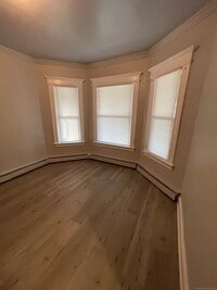 Building Photo - 424 Edgewood St