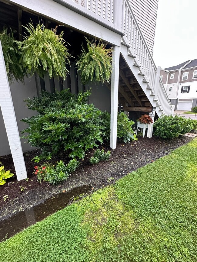 Building Photo - 598 McLernon Trce