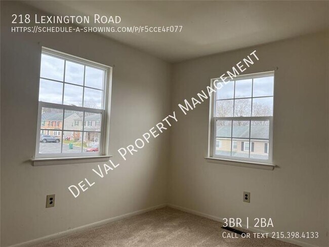 Building Photo - 218 Lexington Rd