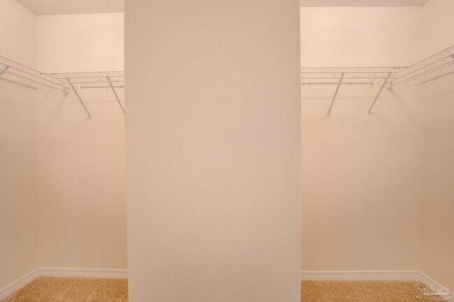 Building Photo - 3012 Classic Dr