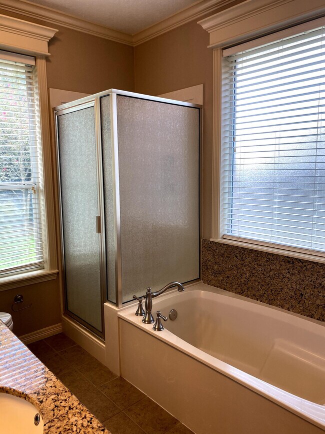 Building Photo - 8422 Alison Ave