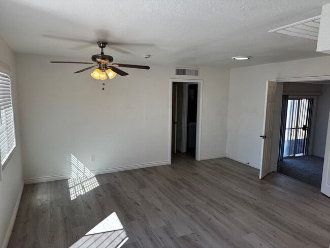 Building Photo - Downtown Single Story - Corner Lot - Remod...