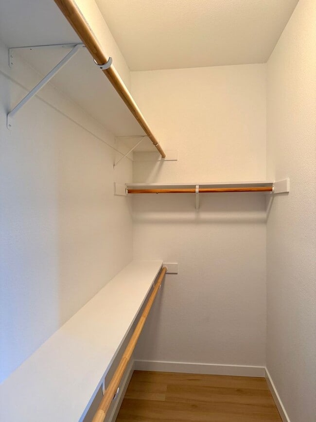 Building Photo - 3 bed 2 bath 2 Car Garage