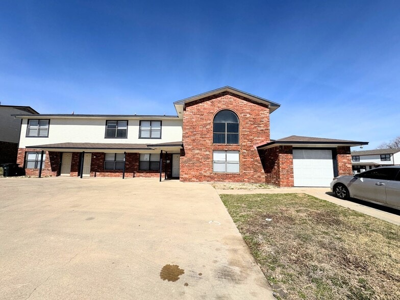 Building Photo - 1203 Monroe Loop