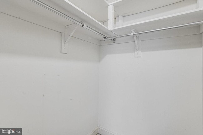 Building Photo - 205 Yoakum Pkwy