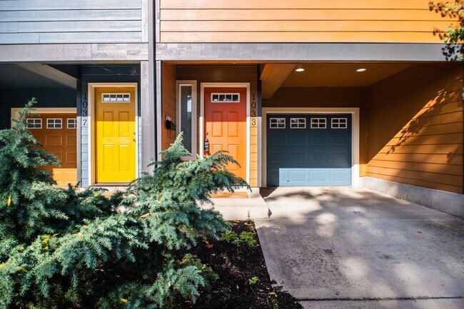 Building Photo - STILL AVAILABLE! Special: Only $500 Securi...