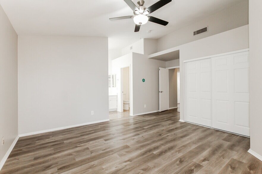 Building Photo - 7317 W Greer Ave