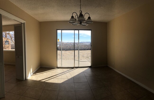 Building Photo - 504 Ridgemont Dr