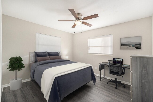 Building Photo - 1346 Byron Dr