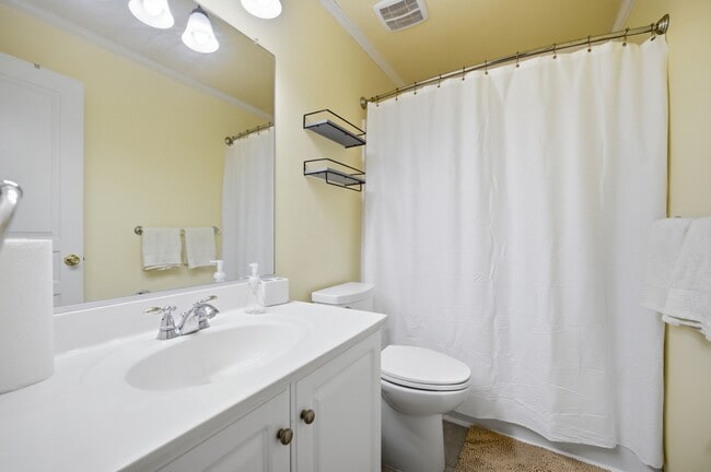 Building Photo - 1005 Bay Breeze Dr