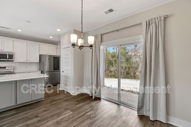 Building Photo - 7811 Park Gate Dr