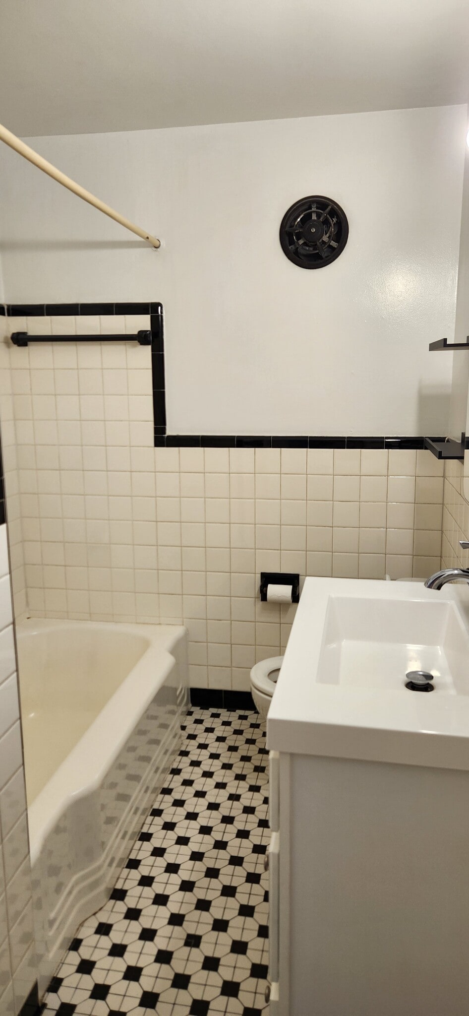 Bathroom - 1805 Shady Ln