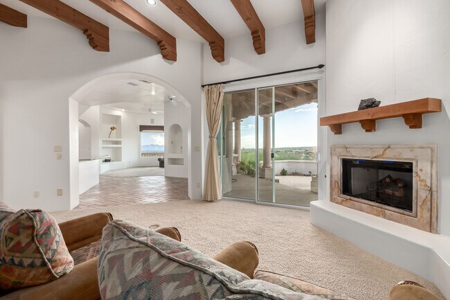 Catalina Foothills 4 bedroom 4 bath Home located in prestigious Canyon Ridge. 270-degree VIEWS! - 4667 N Rocky Crest Plz