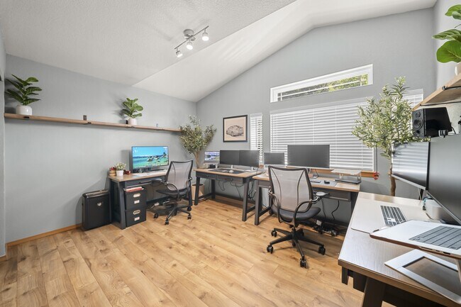 Building Photo - 1207 Arcadia St NW