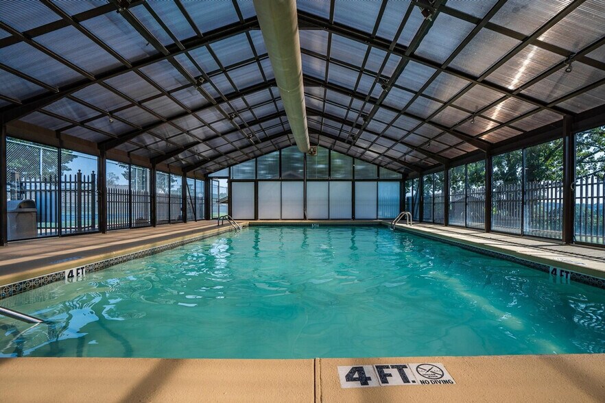 Building Photo - 206 Hampshire Dr