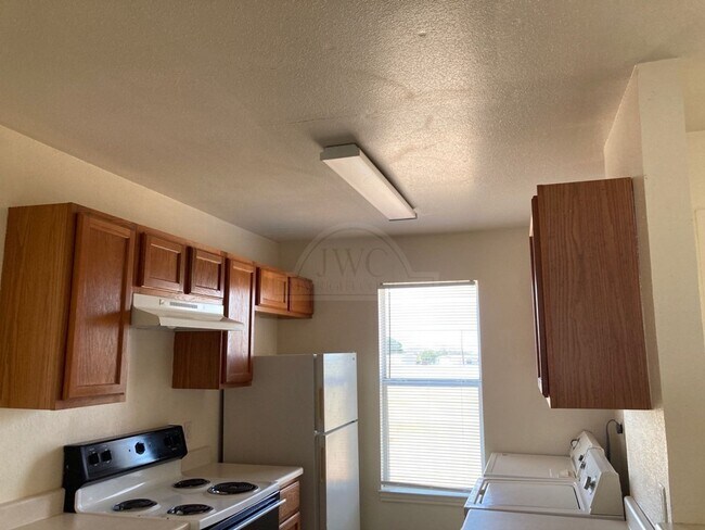 Building Photo - 5804 Greengate Dr