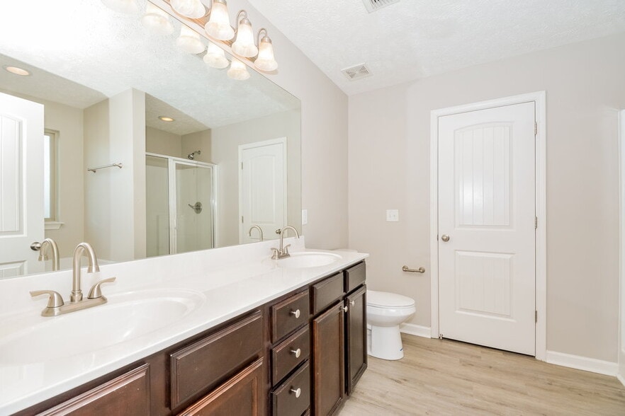 Building Photo - 3512 Oval Hesson Lane