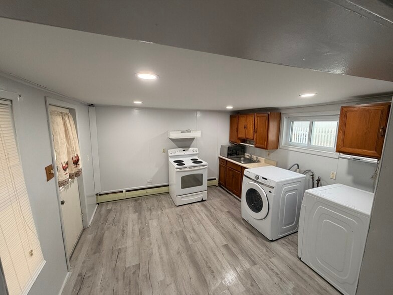 Building Photo - 118 W Washington St