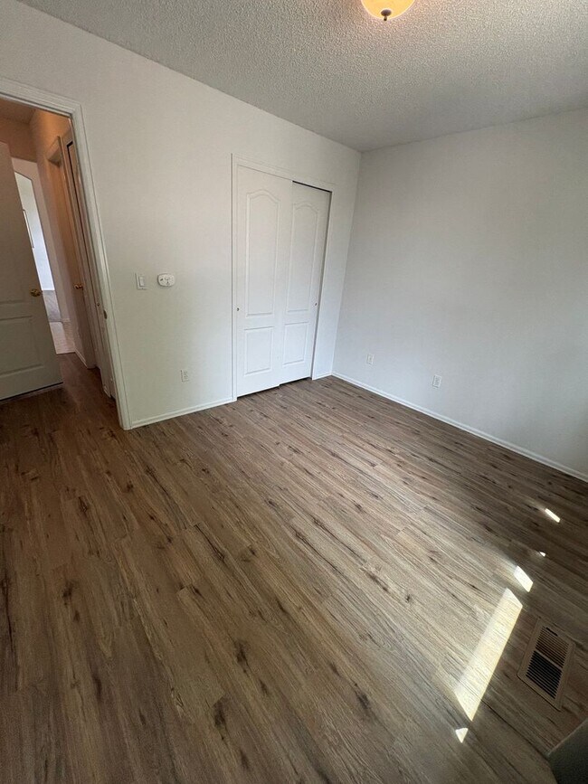 Building Photo - 5050 Rill Valley Way