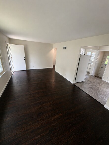 Building Photo - 8649 Kathlyn Dr