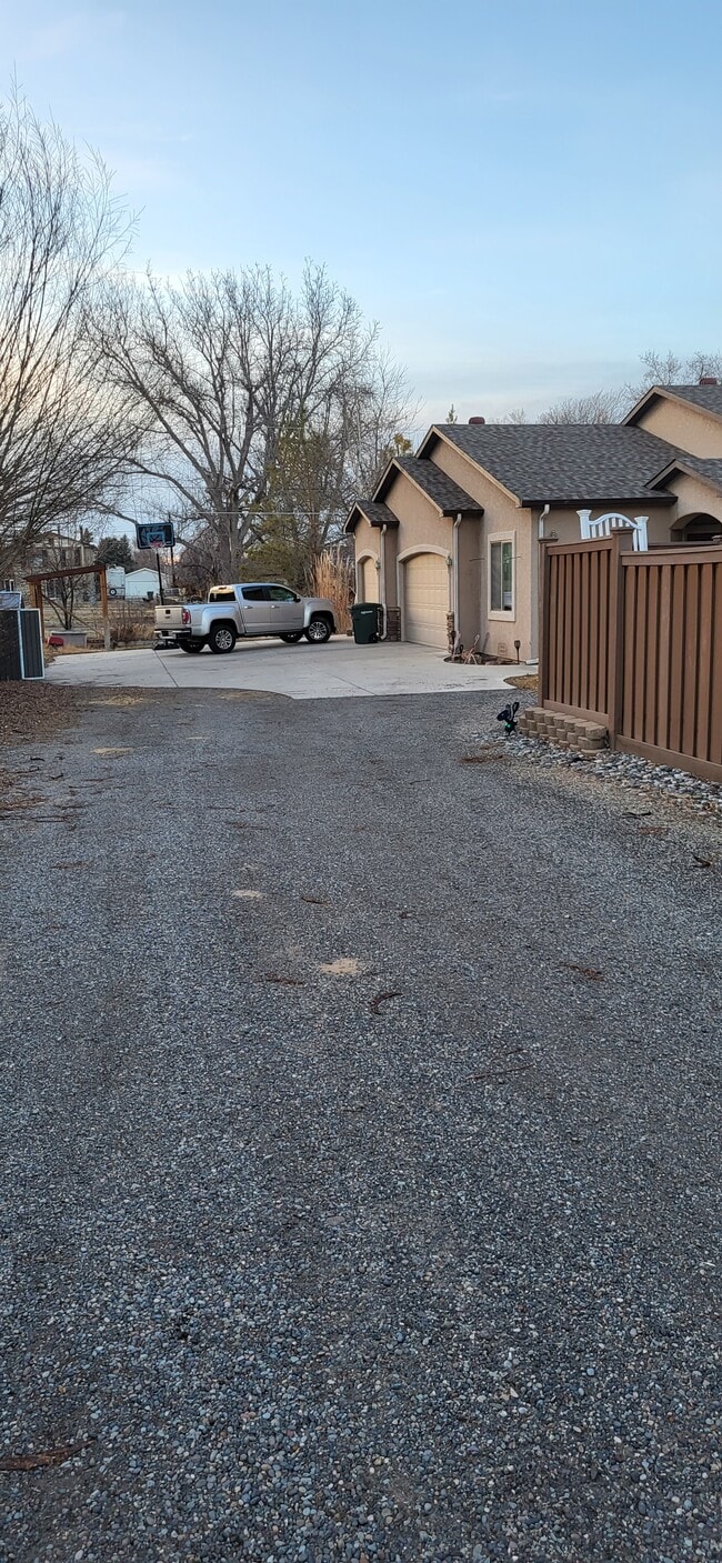 Building Photo - 525 Reed Mesa Dr