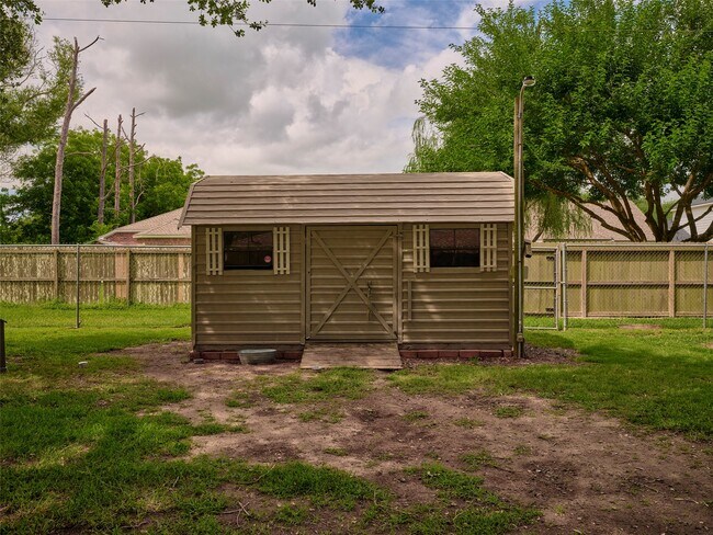 Building Photo - 9326 Kostelnik St