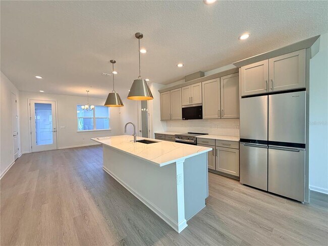 Building Photo - 1855 Pinecliff Dr