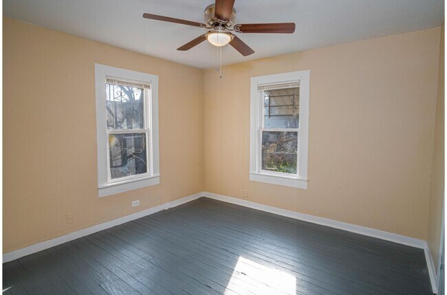 Building Photo - Great Home So Close to Downtown!