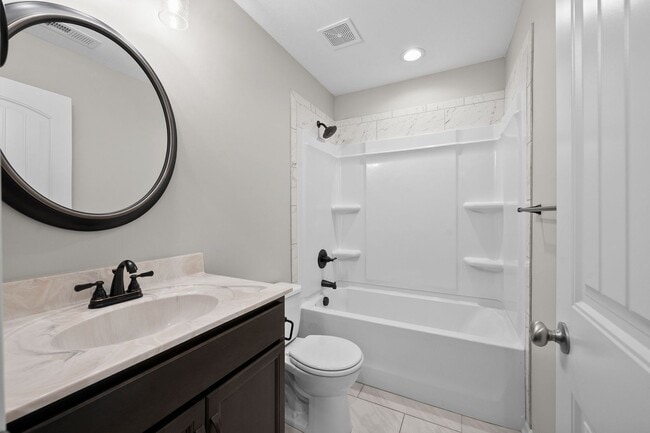 Building Photo - Pet Friendly Four Bedroom!