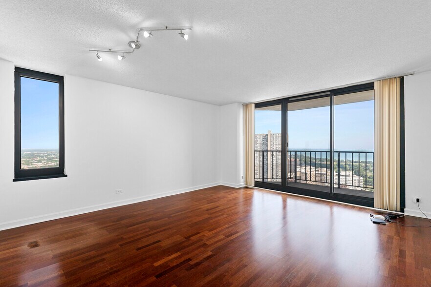 Building Photo - 3660 N Lake Shore Dr