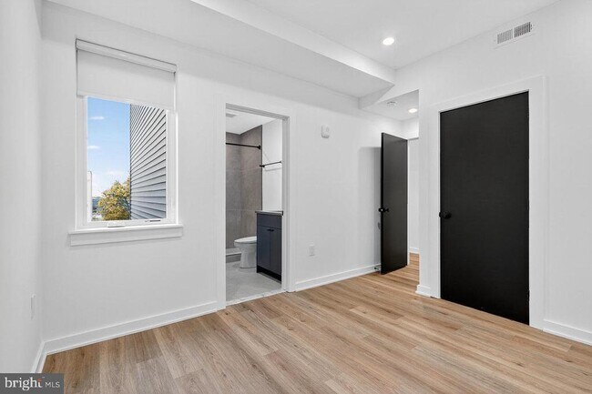 Building Photo - 2219 N 4th St